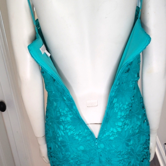 Elegant Teal Lace Dress - Picture 9 of 12